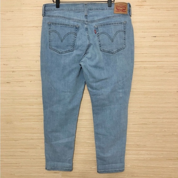 Women's Light Blue Wash Boyfriend Stretch Jeans Size 32 - Picture 4 of 6